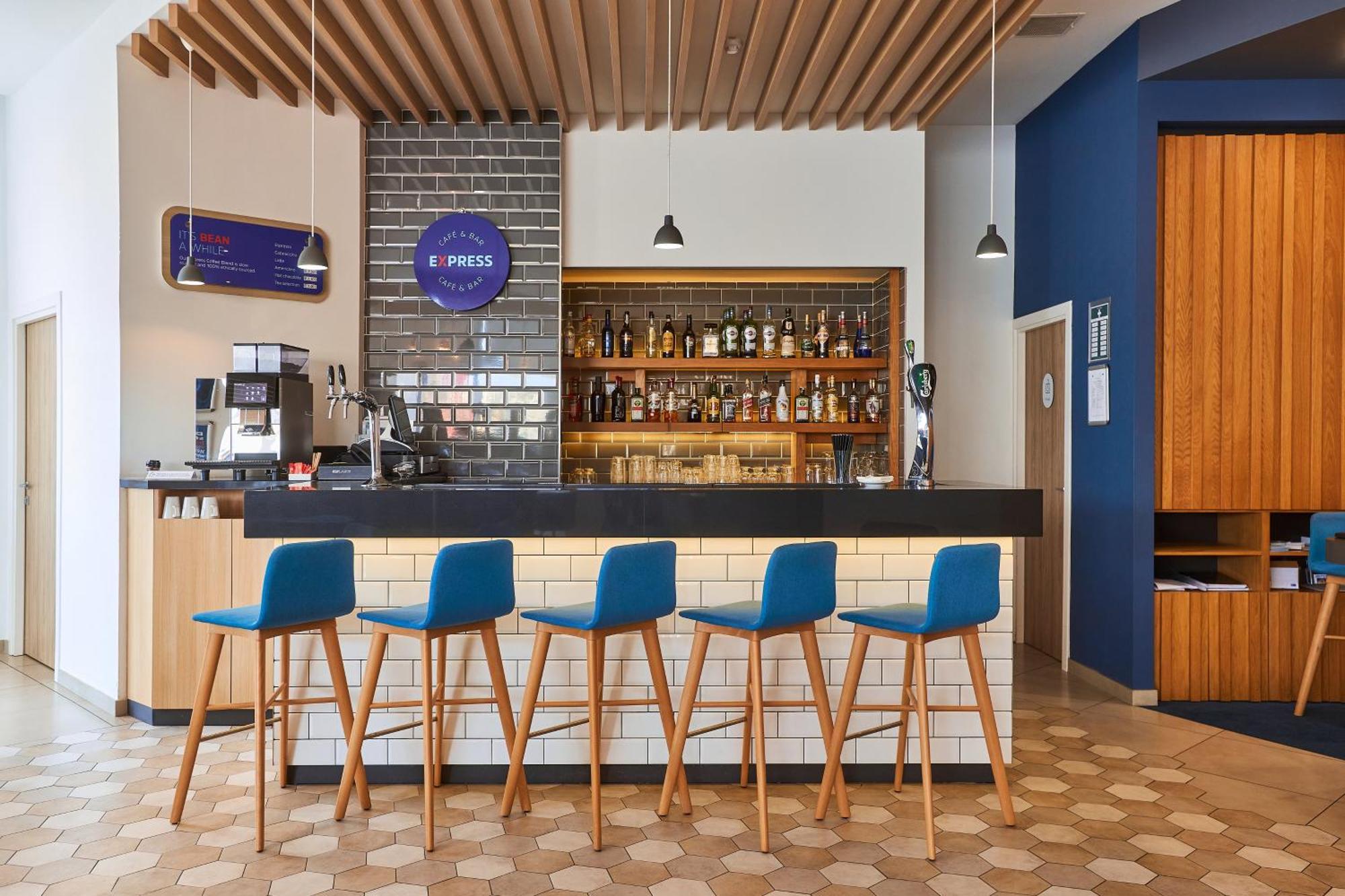 Express - Malta By Ihg Hotel